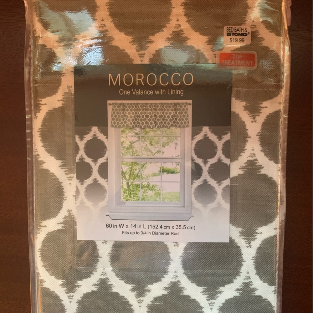 NWT Set of 2 Morocco Gray and White Print Valance with Lining